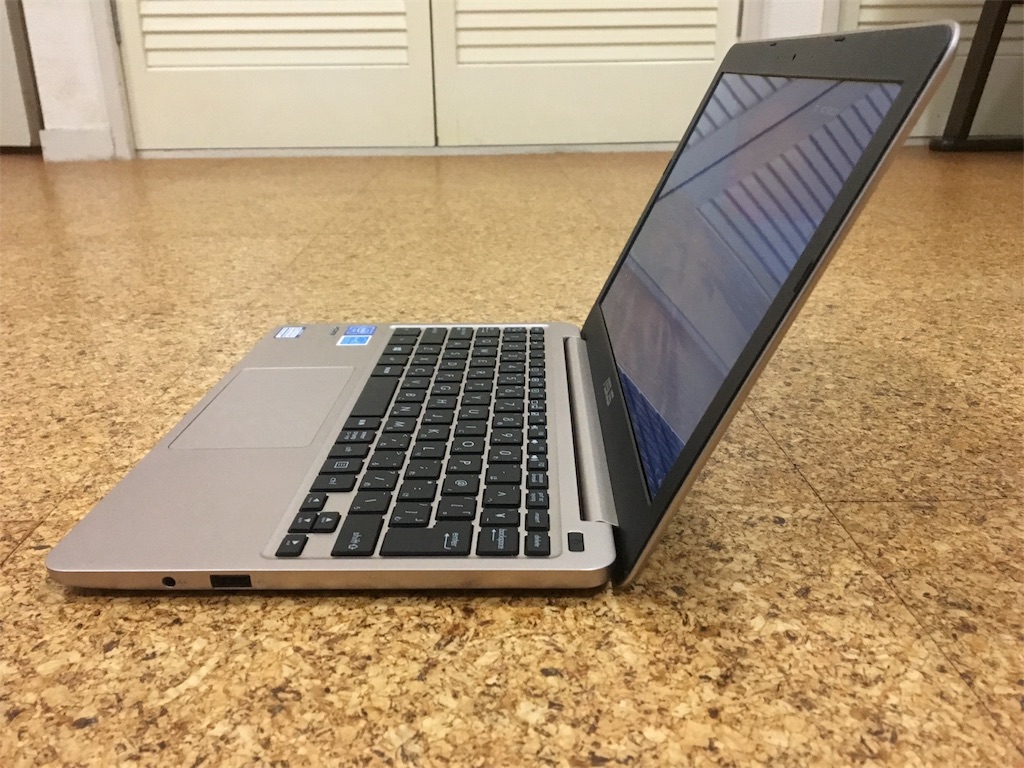 ASUS VivoBook E200HA-8350 ASUS VivoBook E200HA-8350