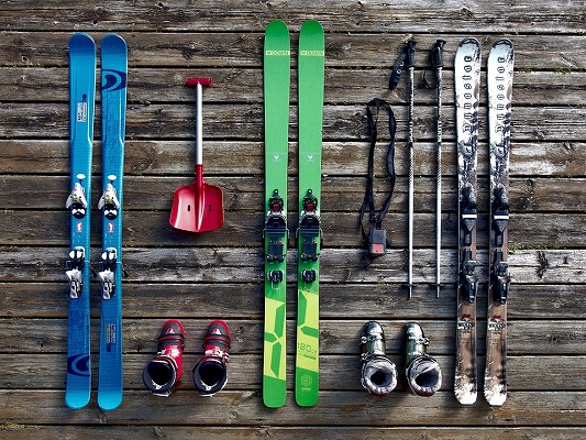 ショートスキーが簡単で子連れには最高！初心者におすすめの板とブーツ